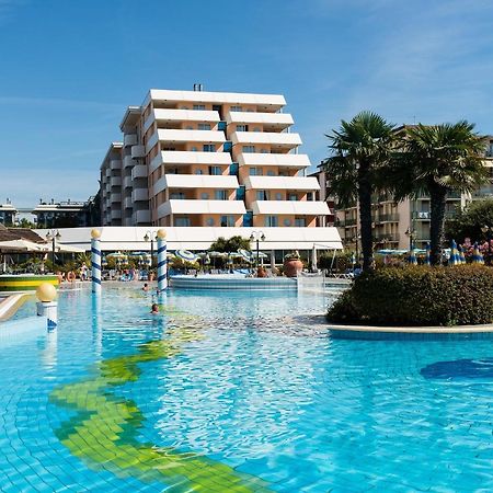Aparthotel Holiday Bibione Esterno foto