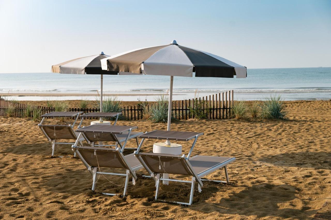 Aparthotel Holiday Bibione Esterno foto