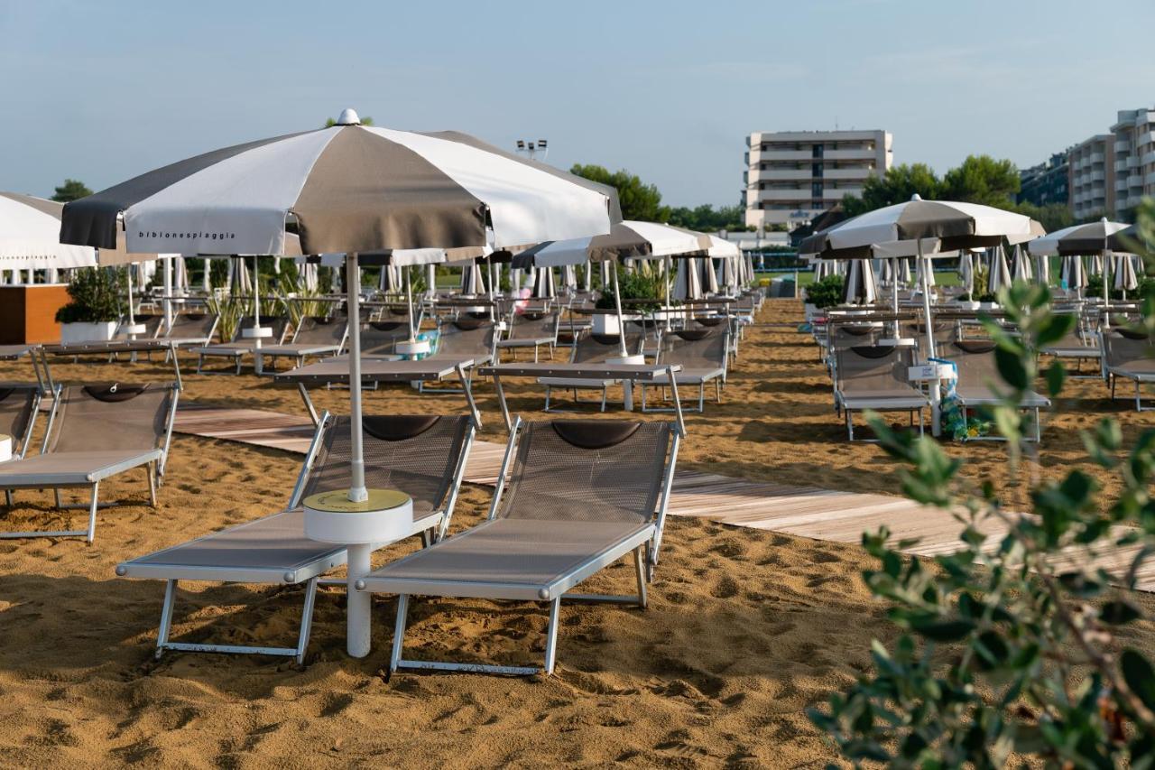 Aparthotel Holiday Bibione Esterno foto