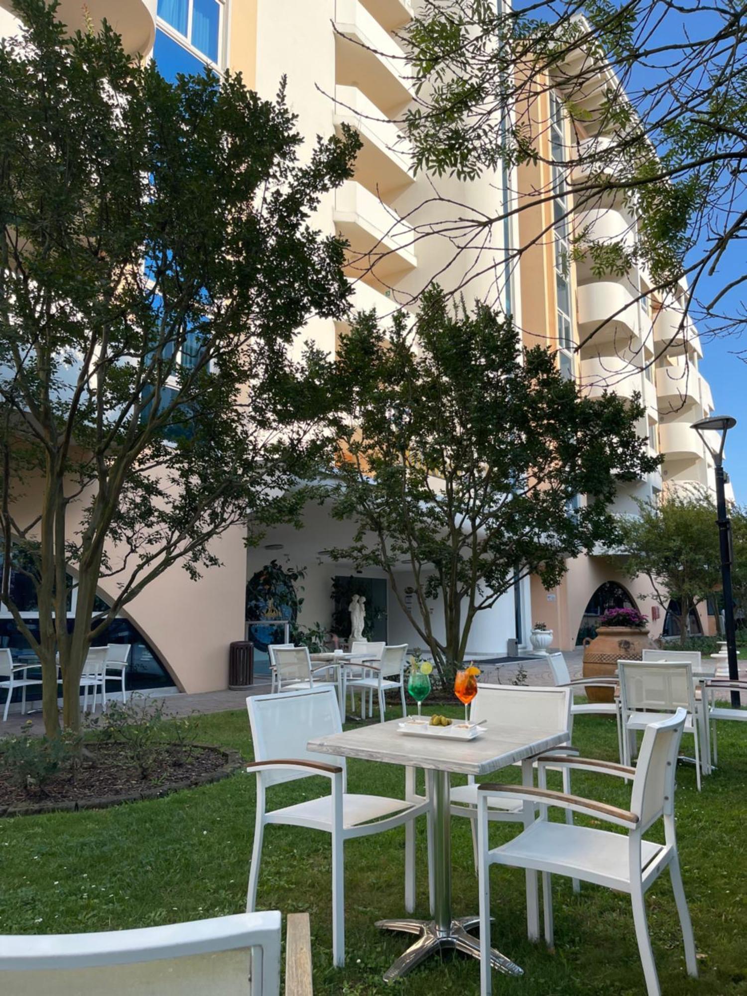 Aparthotel Holiday Bibione Esterno foto