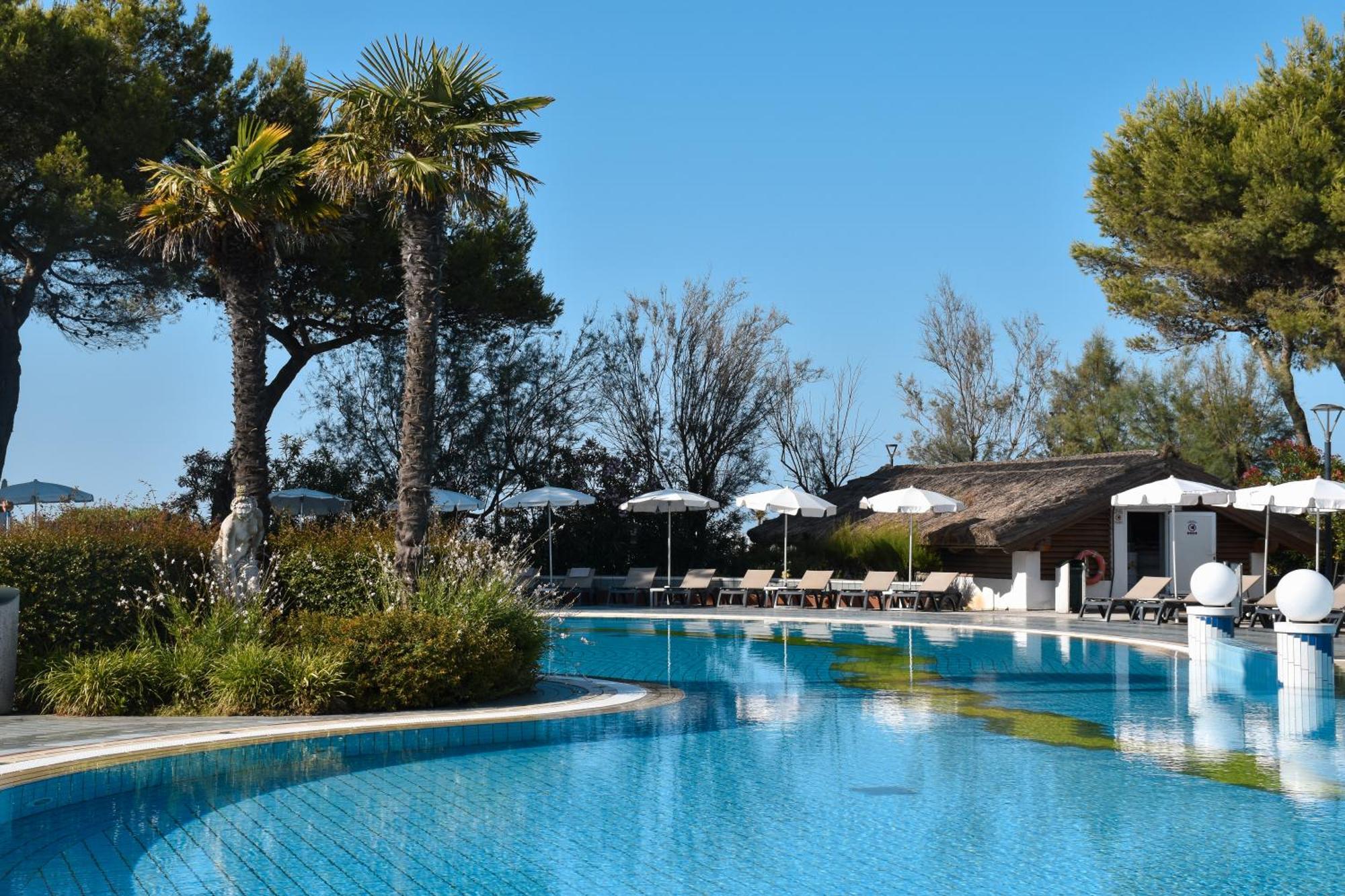 Aparthotel Holiday Bibione Esterno foto