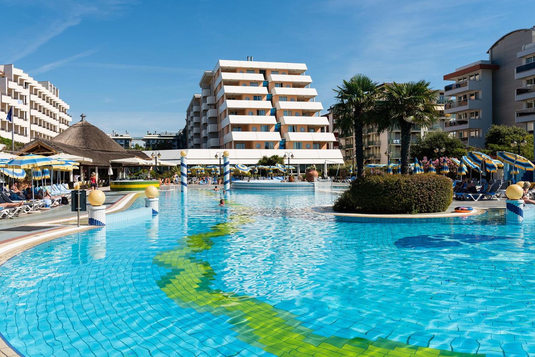 Aparthotel Holiday Bibione Esterno foto