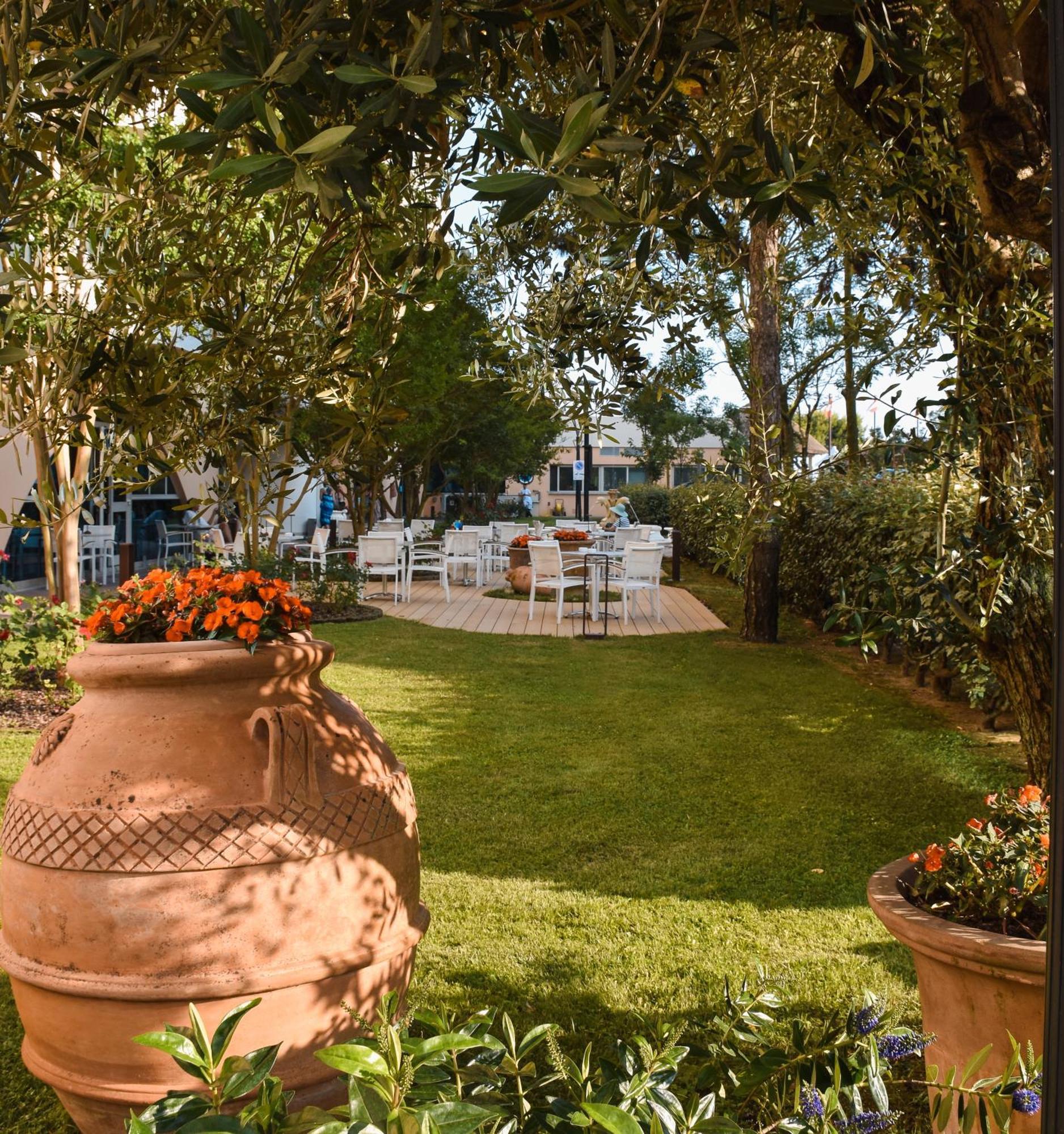 Aparthotel Holiday Bibione Esterno foto