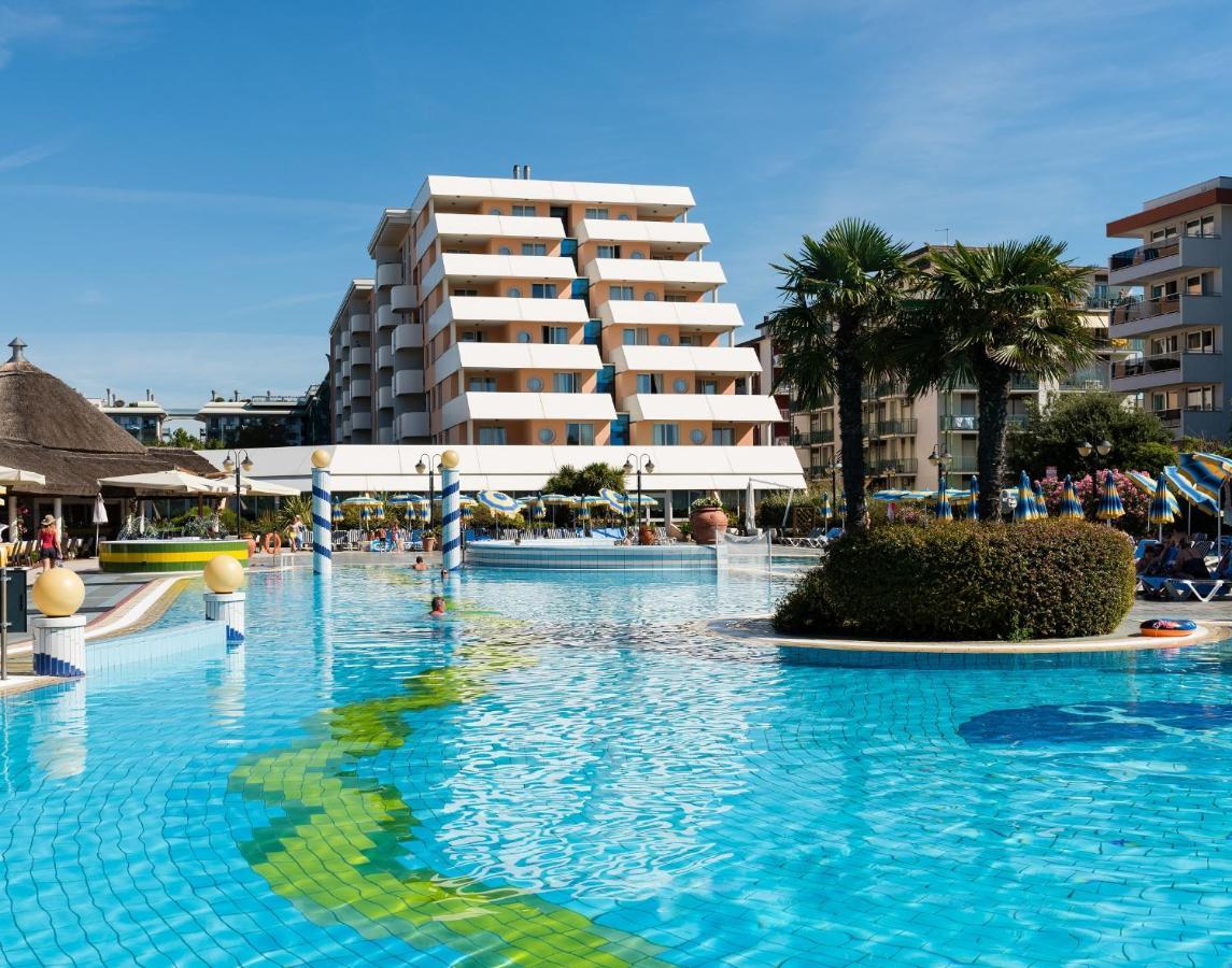 Aparthotel Holiday Bibione Esterno foto