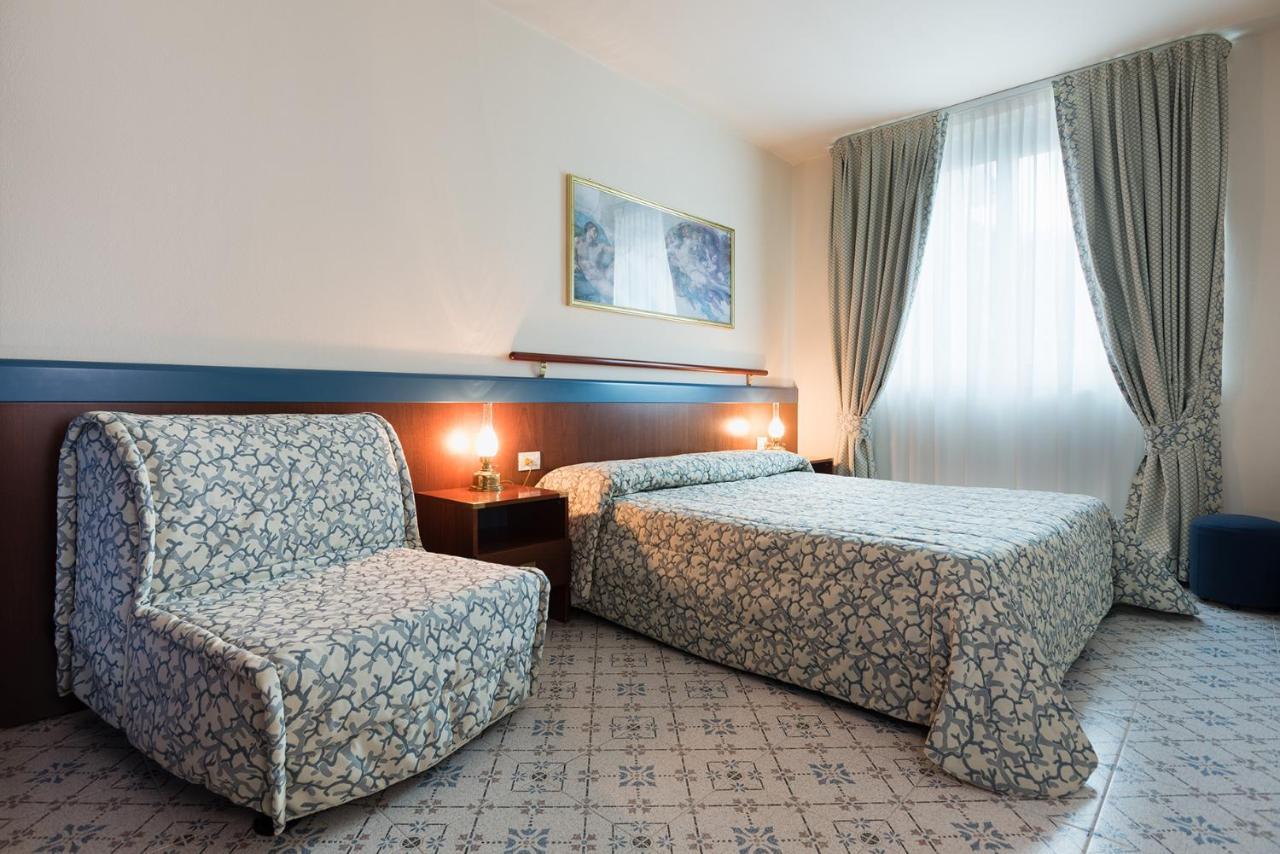 Aparthotel Holiday Bibione Esterno foto