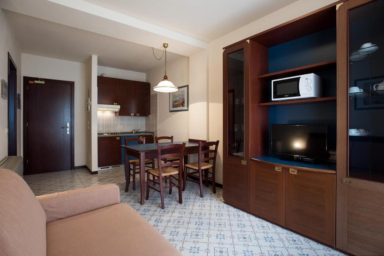 Aparthotel Holiday Bibione Esterno foto
