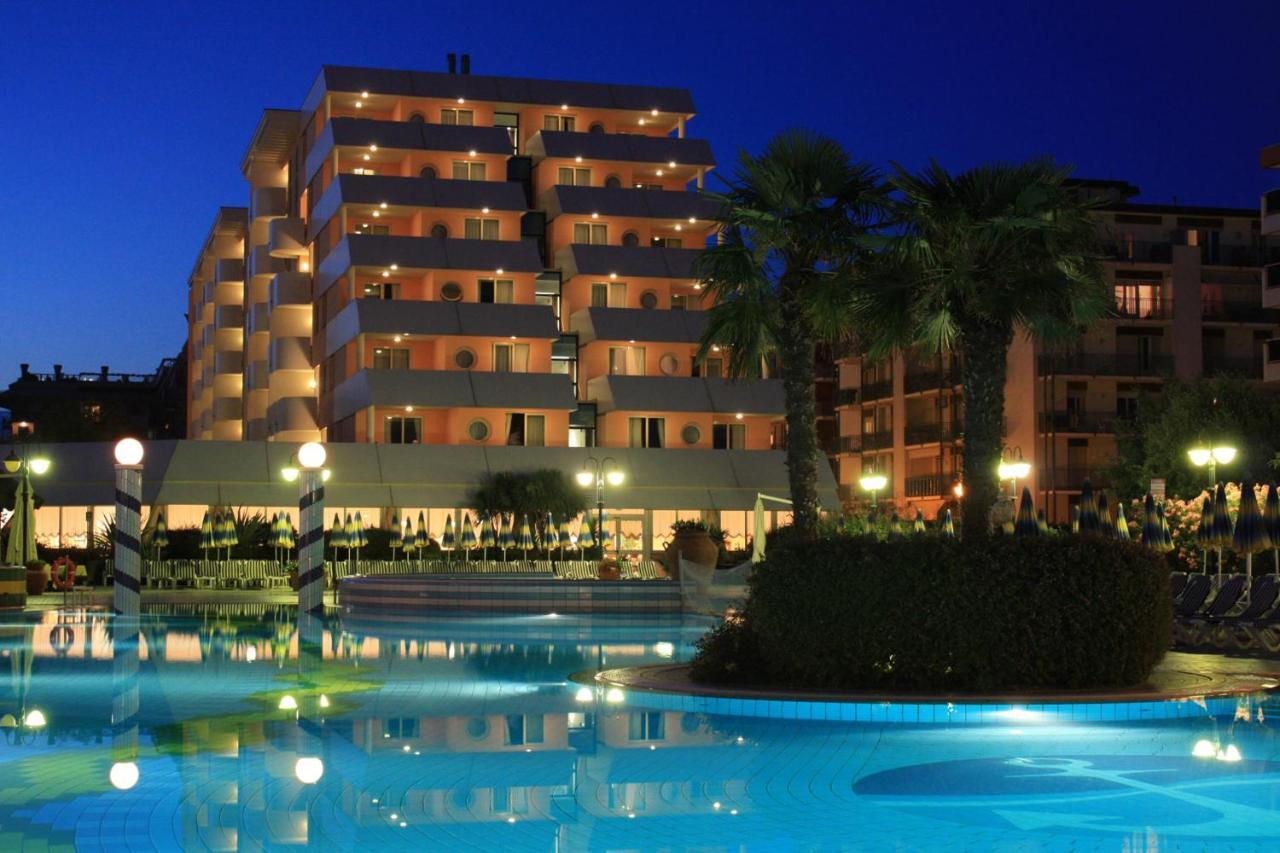Aparthotel Holiday Bibione Esterno foto